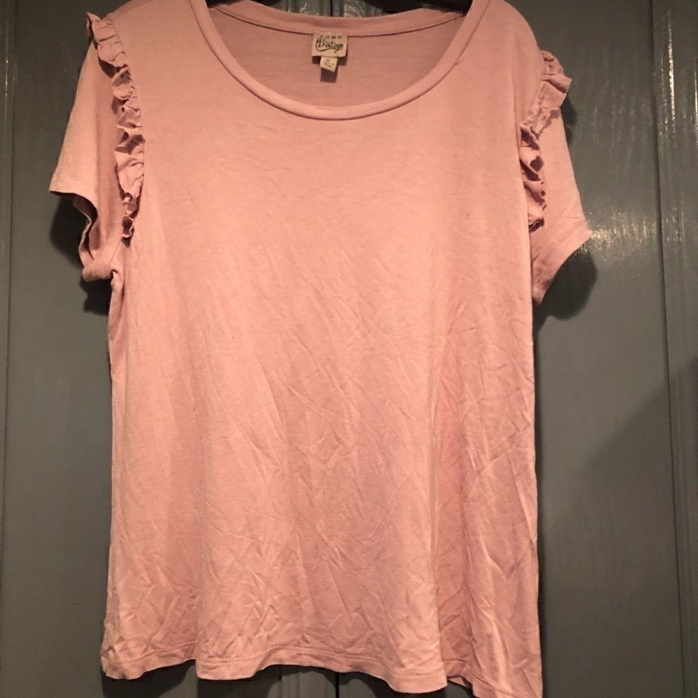 Como Vintage Top with Ruffles on Sleeves